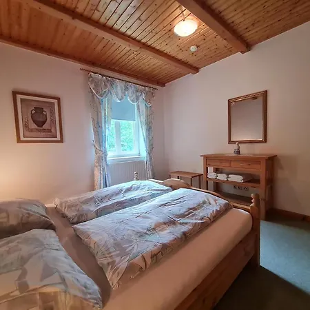 Der Schwalbenhof * Tetenbull